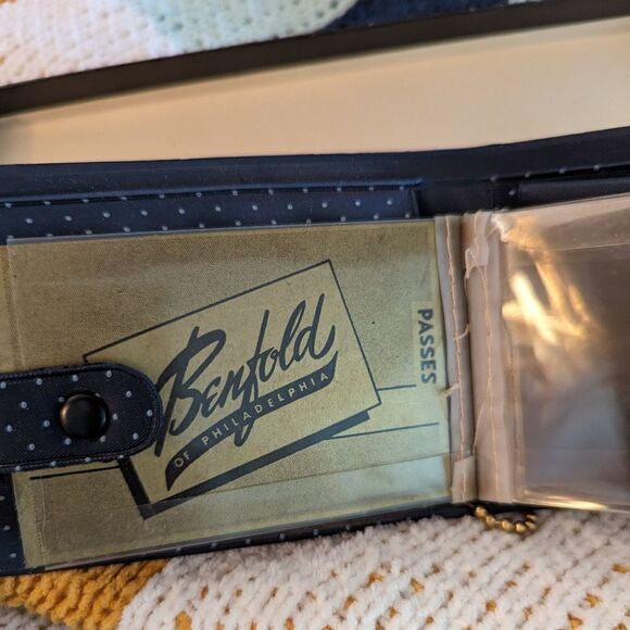 Vintage Blue and white polka dot wallet - Picture 3 of 8